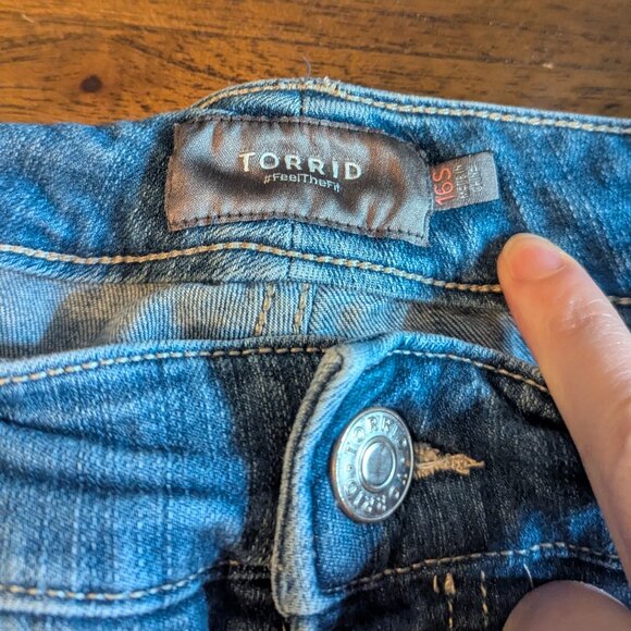 Torrid jeans - Picture 2 of 3